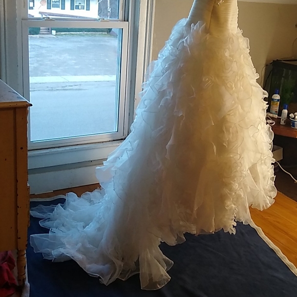 💍Kleinfeld Alita Graham Wedding Dress - Picture 2 of 11